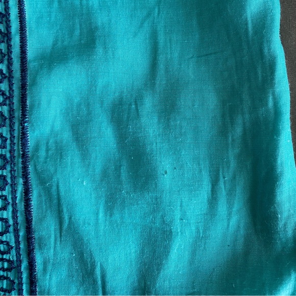 Embroidered Teal High Low Top - Picture 4 of 4